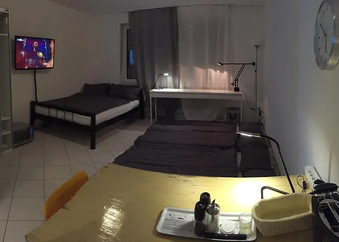 Quiet Oasis Universities/arts District